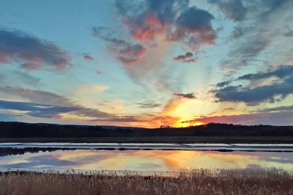 Shorepark - Waterfront Cottage With Stunning Views Dumfries Eksteriør bilde